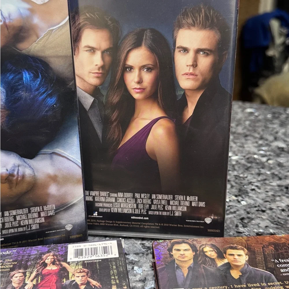 🩸✨ The Vampire Diaries – Complete Seasons 1 & 2 DVD Set ✨🩸 - Picture 13 of 16